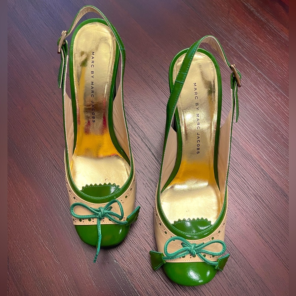 Marc by Marc Jacobs sling back pumps with tassels and bows